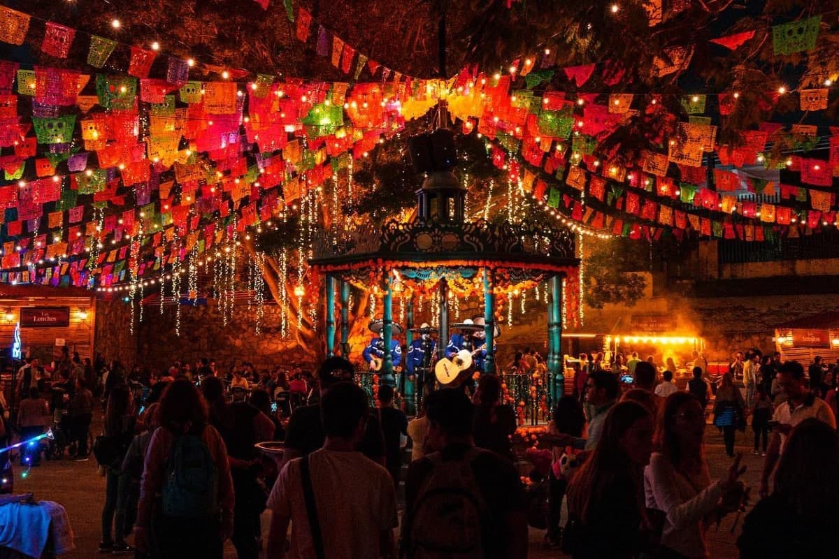 El día de muertos en Jalisco, Guadalajara: Tradiciones, altares y celebraciones
